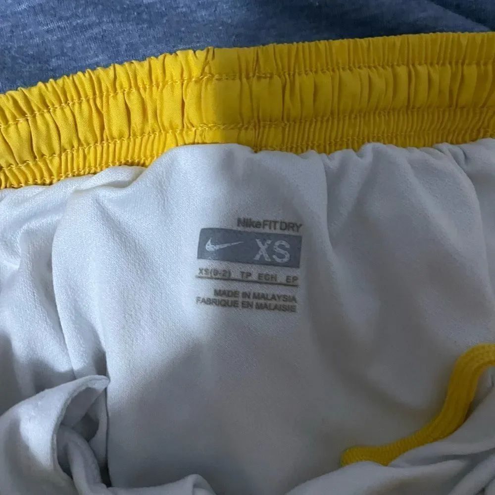 Nike shorts size XS  - Picture 2 of 4
